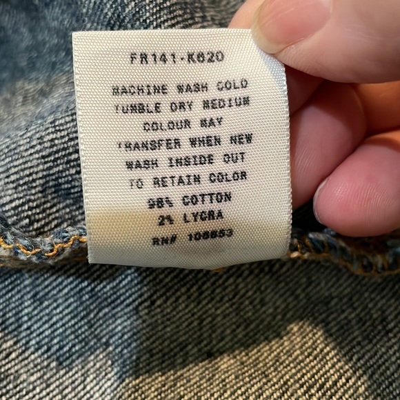 FRX Clothing Women’s Jean Jacket Size Medium Blue Fitted waist Made in USA - Picture 13 of 13